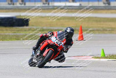 media/Apr-23-2022-Fastrack Riders (Sat) [[cb2d6ae73d]]/LEVEL 4/1PM TURN 6 OUTSIDE/